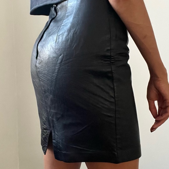 Vintage Danier Leather Skirt - Picture 2 of 2